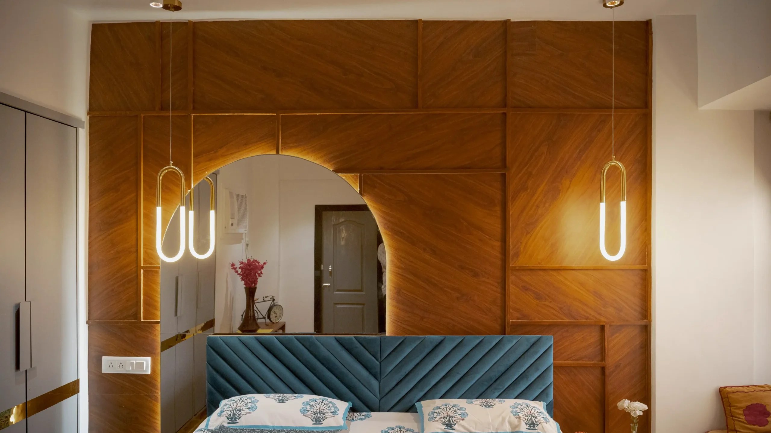 MASTER BEDROOM (4)